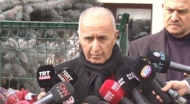 Siyasilerden eski CHP Genel Başkanı Baykal’ın evine taziye ziyareti