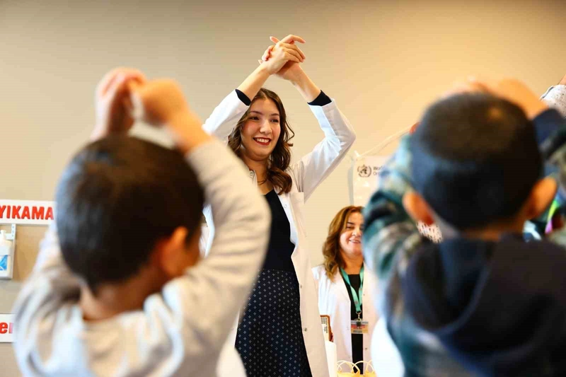 Fethi Sekin Şehir Hastanesi’nde ’Dünya El Yıkama Günü’ etkinliği düzenlendi