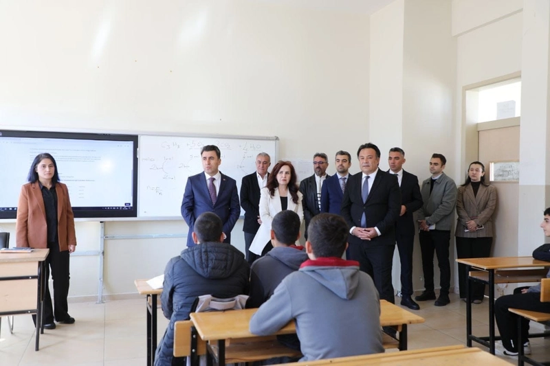 Vali Aygöl, Öğrencilerle Buluştu