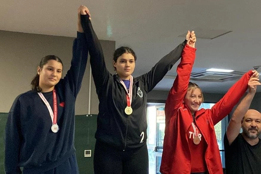 Karataylı Halterciler Şampiyonada 1 Altın 3 Gümüş Madalya Kazandı