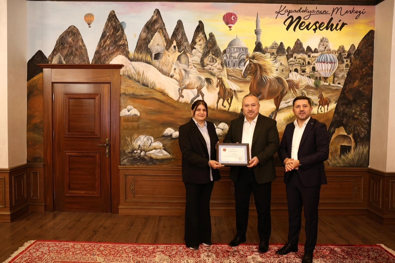 “İlmek İlmek Türkiye” Halı Motifi Vali Fidan