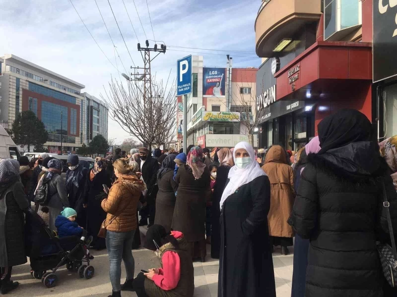 Van’da Uygun AVM’de indirim izdihamı