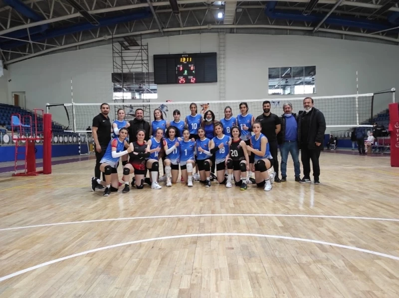 Büyükşehir Kadın Voleybol Takımı Hakkari’den 3 puanla döndü