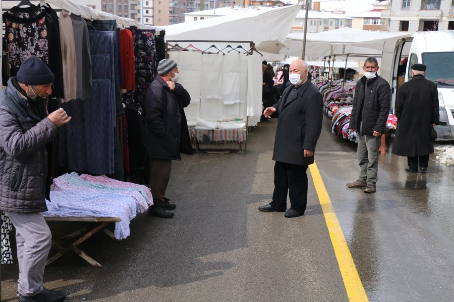 BAŞKAN AKTEPE PAZAR YERİNİ DENETLEDİ