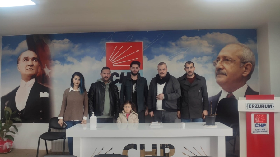 Erzurum(CHP) Cumhuriyet Halk partisi Gençlik Kolları Başkanı Erzurum  Atatürk Üniversitesi içindeki fakülte başka ilçeye taşınmasıyla ilgili basın açıklaması yaptı.