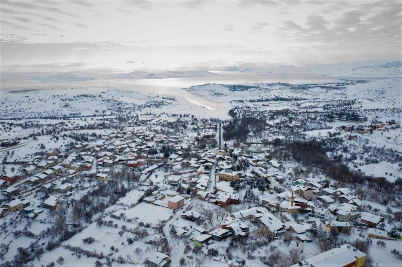 Türkiye’nin en yaşlı ilçesi Ağın’da kar manzarası
