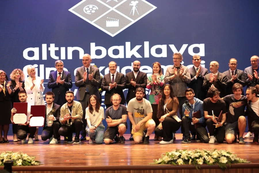 ALTIN BAKLAVA FİLM AKADEMİSİ VII. ULUSLARARASI FİLM FESTİVALİ