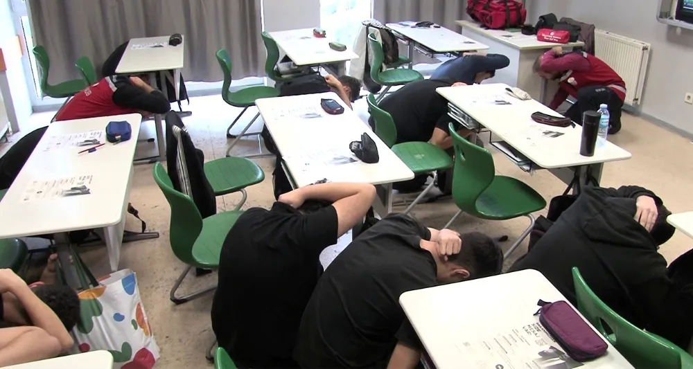 Okullarda afet alarmı: İstanbul’da 3 milyon öğrenci aynı anda tatbikat yaptı