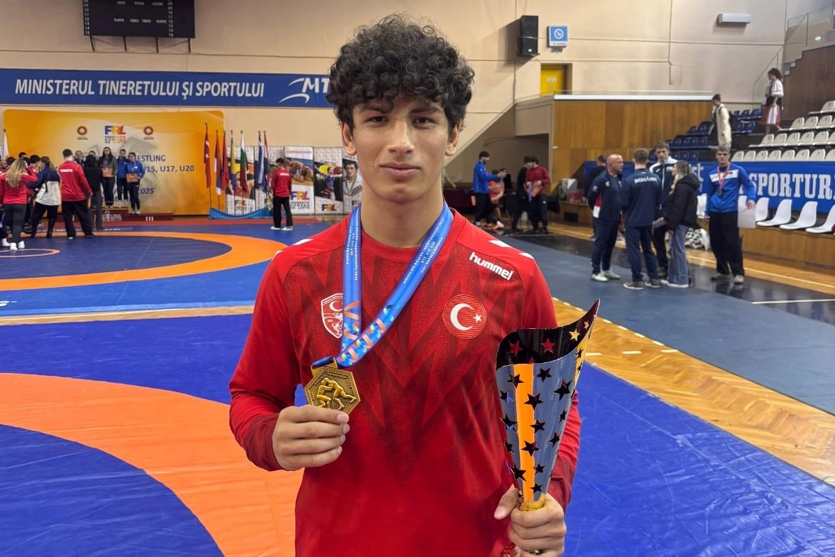 Bursa Büyükşehirli güreşçi Balkan Şampiyonu oldu