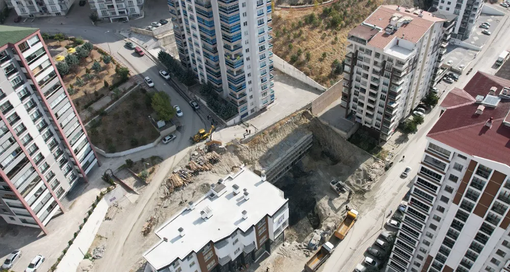 Ankara’da korkutan toprak kayması: 300 kişinin yaşadığı 17 katlı bina boşaltıldı