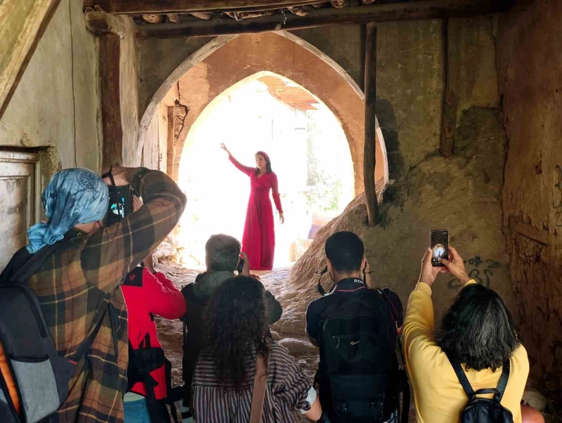 Fotoğraf sanatçılarının odağındaki Çemişgezek’te kültürel buluşma
