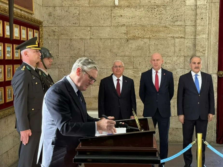 İngiltere Başbakanı Starmer Anıtkabir’i ziyaret etti