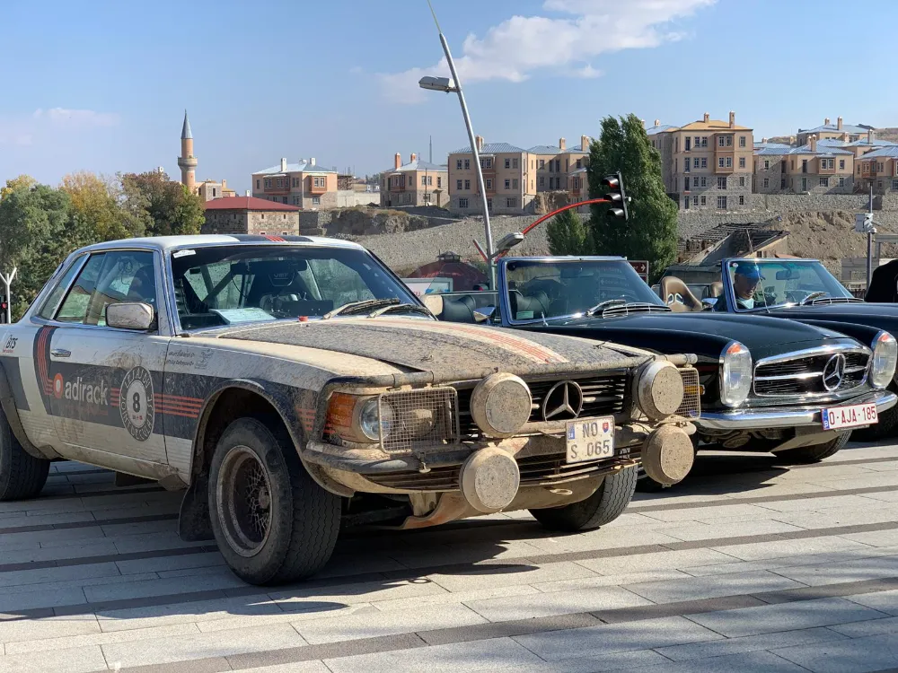 Belçikalı Klasik Araç Tutkunlarının Türkiye Turu Erzurum’dan Başladı