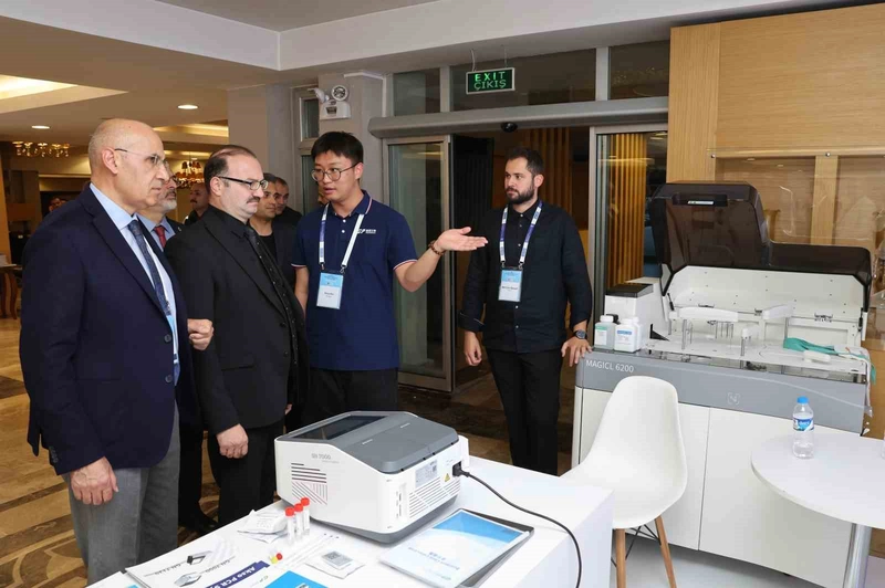TBD Uluslararası Laboratuvar Tıbbı Zirvesi Erzurum 2025 Atatürk Üniversitesinde başladı