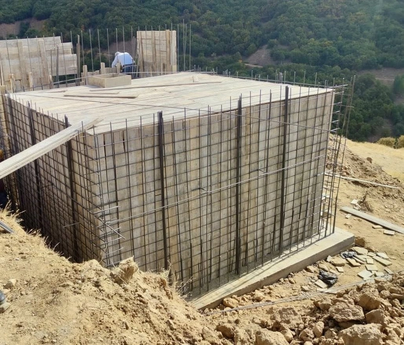 İçmeler köyünde içme suyu deposu yapım çalışmaları sürüyor