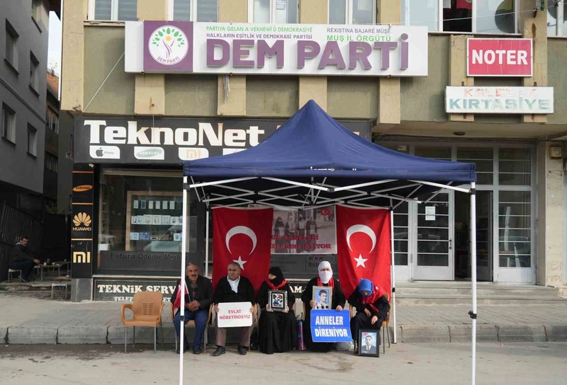Muşlu Annelerin Evlat Nöbeti 221. Haftada Devam Ediyor