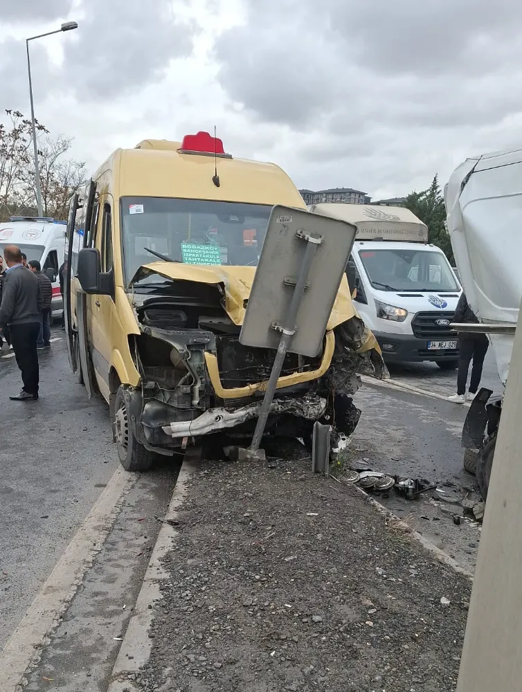 Başakşehir’de zincirleme kaza: 12 yaralı