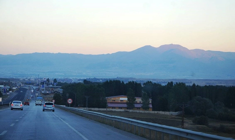 Karayollarında Hız Tabelaları Yenileniyor