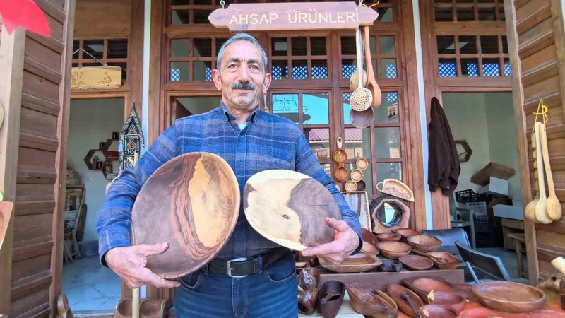 Atık Ağaçlardan Sanat Eserleri: Asırlık El Oymacılığı Geleneği