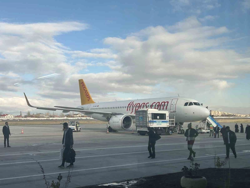 Van Ferit Melen Havalimanı