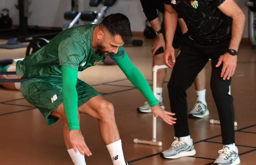 Bursaspor sabah antrenmanında kuvvet çalıştı