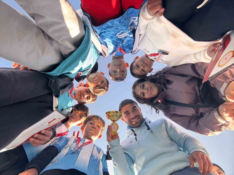 Cumhuriyet Ortaokulundan Çifte Başarı