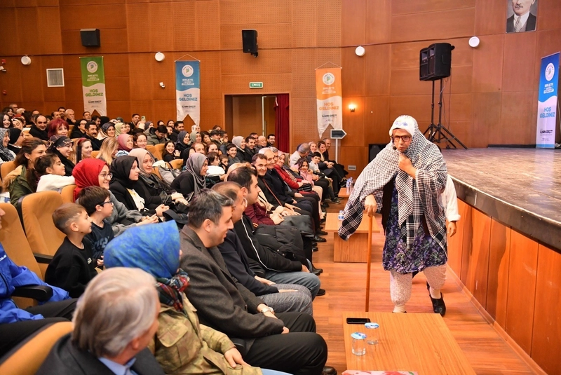 Havlucu Memed Tiyatro Gösterisi Yoğun İlgi Gördü
