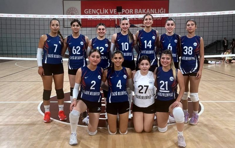 Elazığ Belediyespor Kadın Voleybol Takımı Galibiyete Uzandı