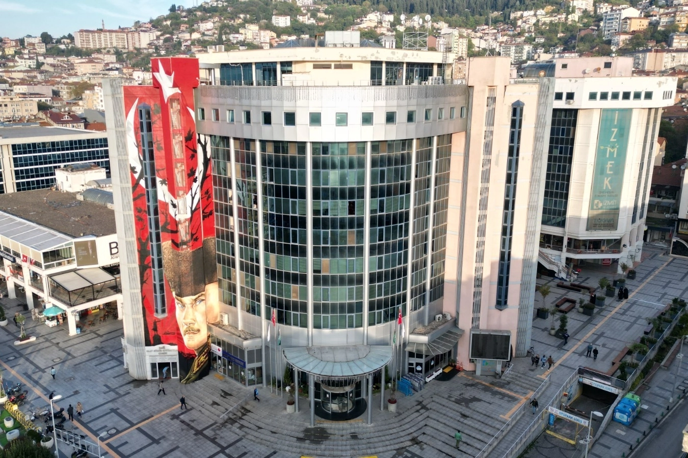 İzmit Belediyesi Temizlik Timi