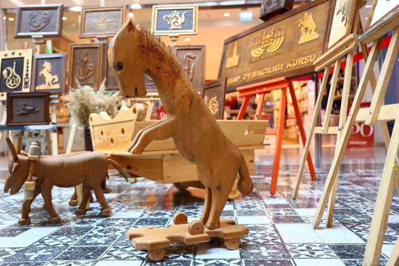 Hükümlü Çocukların Sanat Eserleri Sergilendi