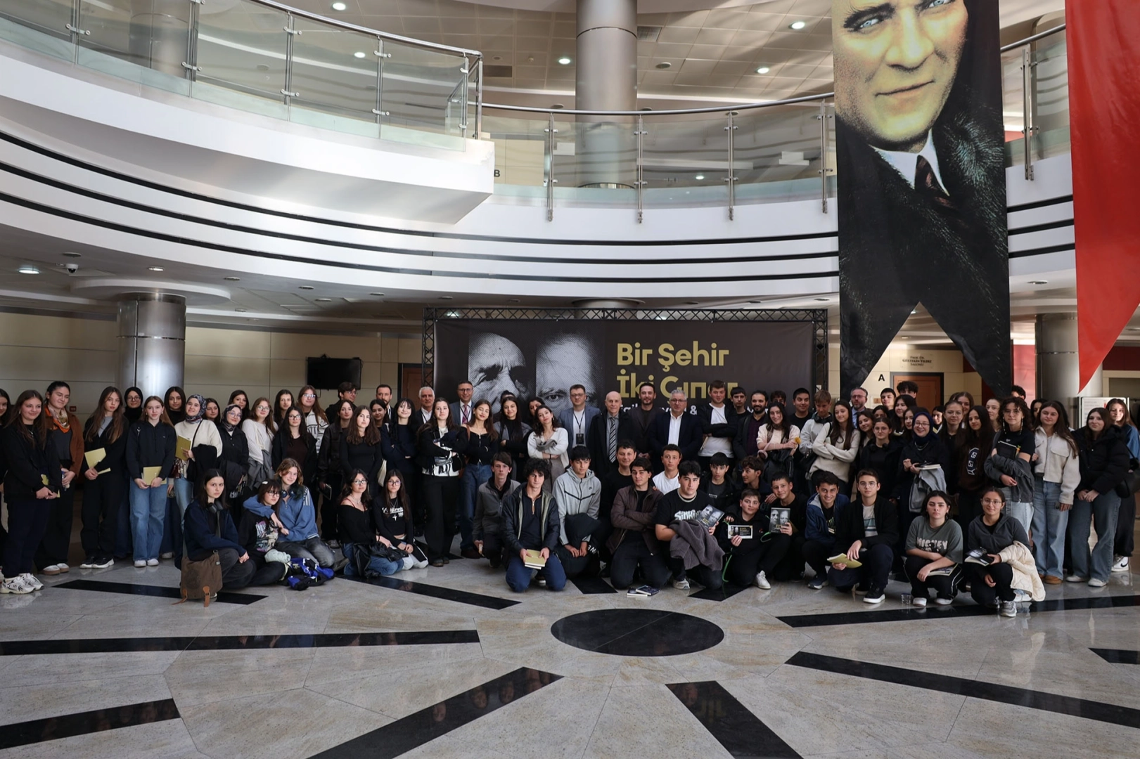 Sakarya’da İki Çınara Vefa Sempozyumu