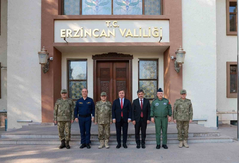 Genelkurmay Başkanı Orgeneral Bayraktaroğlu Erzincan Valiliğini Ziyaret Etti