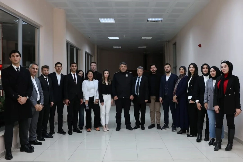 Karaburun Hukuk Fakültesi Öğrencileriyle Buluştu