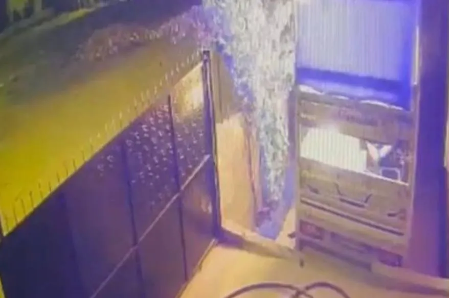 Osmaniye’de molotoflu saldırı: Kamyoneti ateşe veren 2 şüpheli tutuklandı 