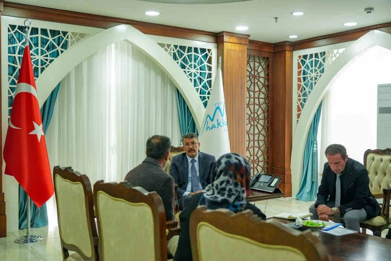 Vali Çelik: Halkın Taleplerini Dinliyor