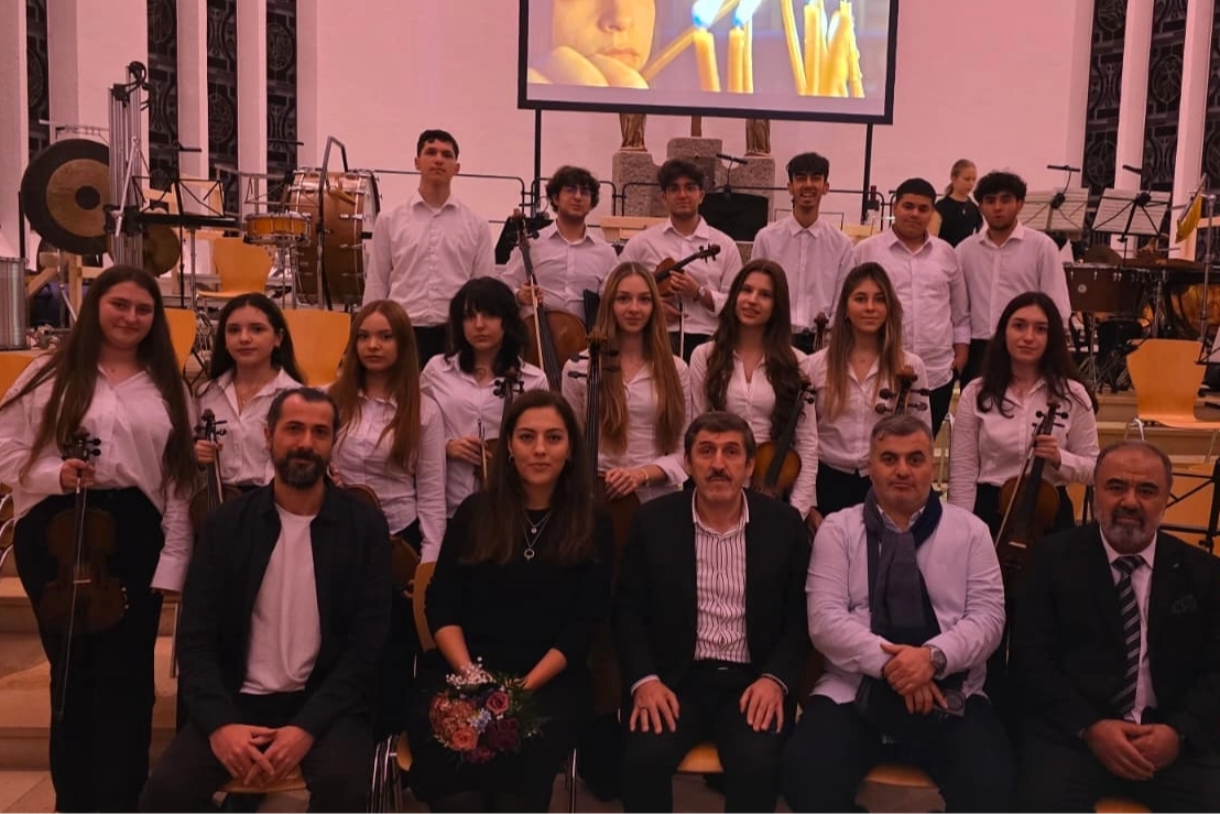 Bursa Zeki Müren Lisesi öğrencileri Avrupa