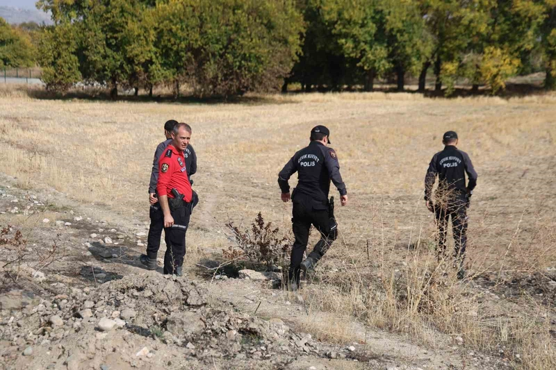 Vali Hatipoğlu Kayıp Otizmli Çocuğun Arandığı Bölgede İnceleme Yaptı