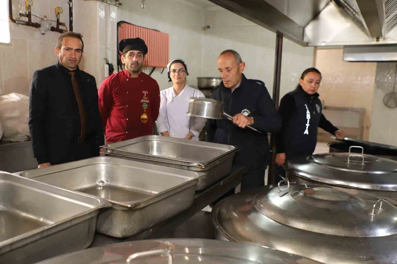 Zabıta Okul Mutfaklarında Hijyen Denetimi Yaptı