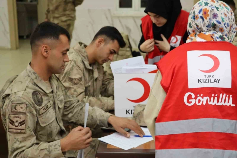 Jandarma Personeli Kızılay