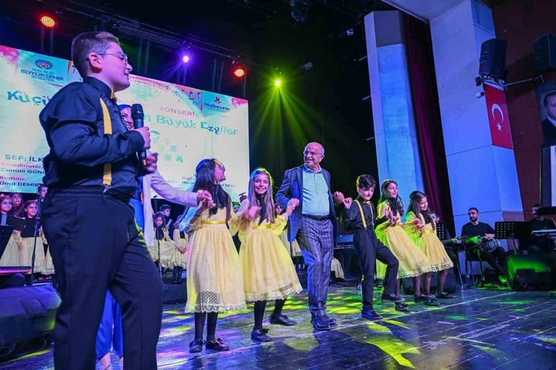 Küçük Kalplerden Büyük Ezgiler Konseri