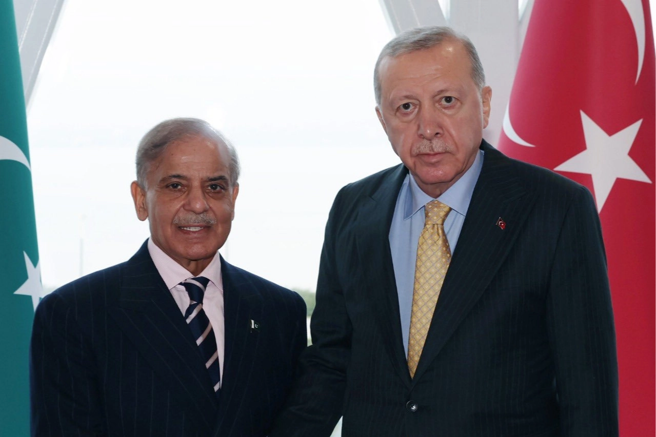 Erdoğan ve Şahbaz Şerif Bakü