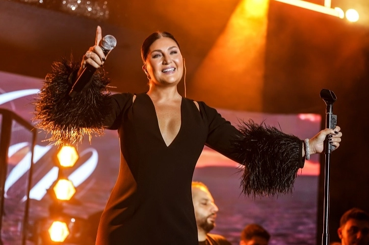 Sibel Can, Cahide Palazzo