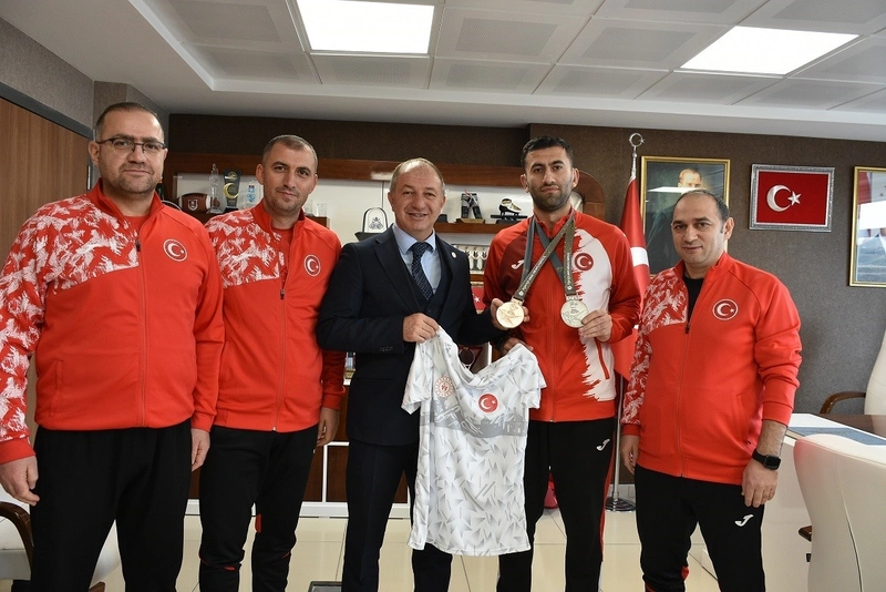 Çakmur, Olimpiyat Madalyalı Karateci Volkan Kardeşler