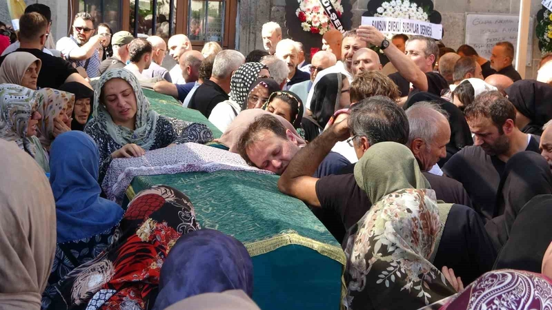 Eşini ve çocuğunu öldüren doktor cezaevinde intihar etti