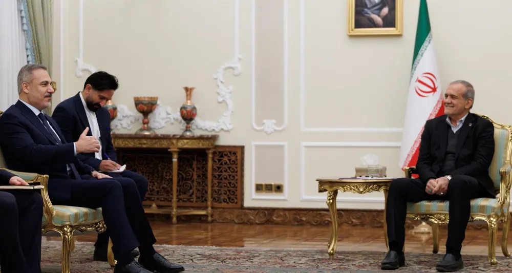 Dışişleri Bakanı Fidan, İran Cumhurbaşkanı Pezeşkiyan ile görüştü