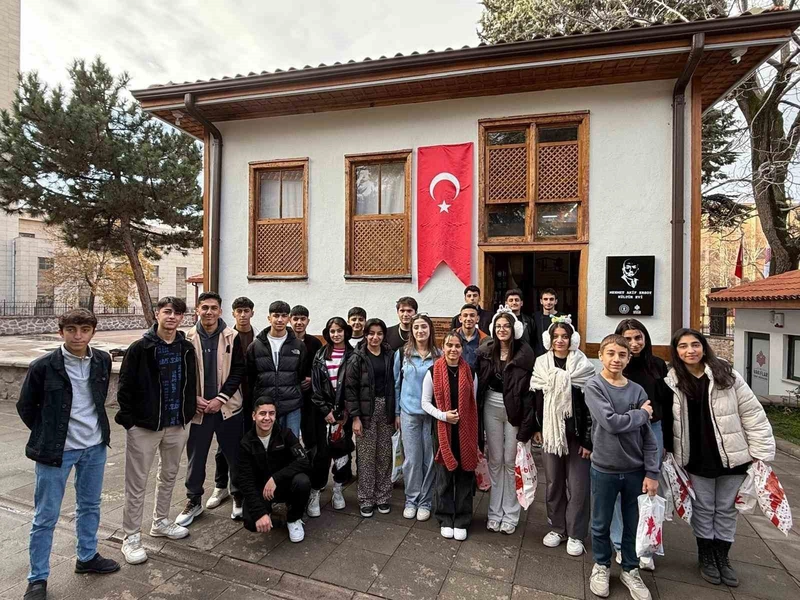 Hakkarili Öğrenciler Ankara Kültür Gezisinden Döndü