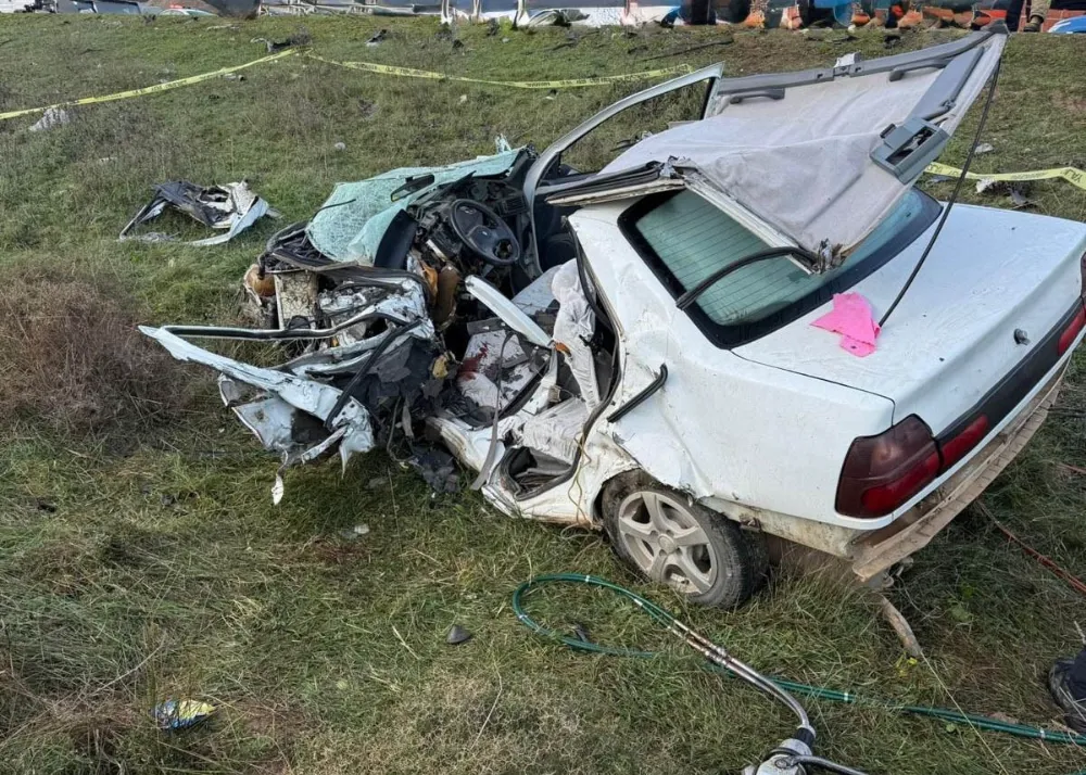 İzmir’de feci kaza: 1 ölü, 1 yaralı