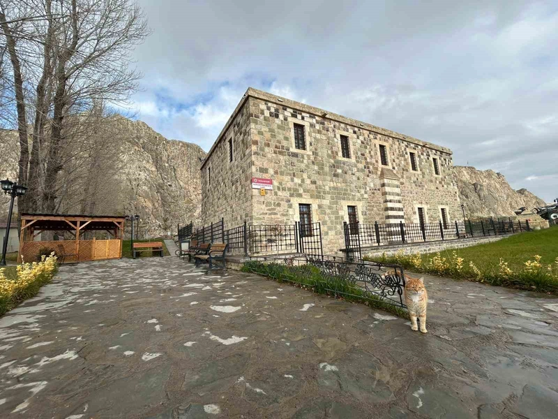 Horhor Medresesi Camii, restorasyon ve çevre düzenlemesiyle yeniden hayat buldu