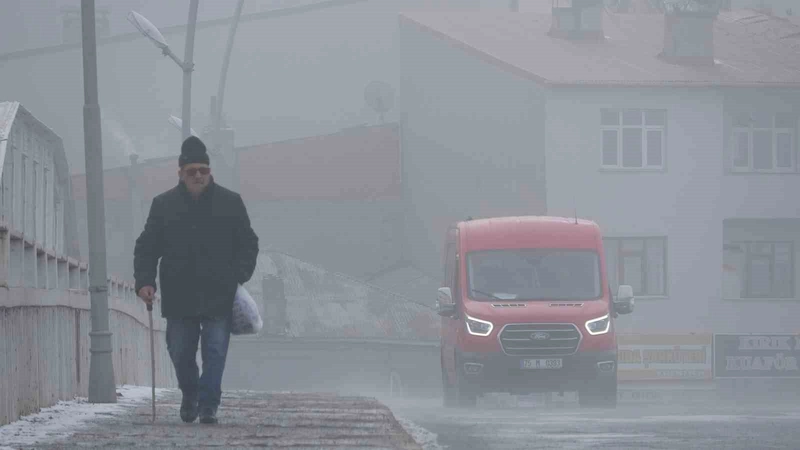 Ardahan Yoğun Sis Altında: Kent Beyaz Örtüyle Gizlendi