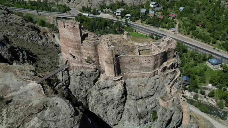 Engüzekkapı Kalesi: Bin Yıllık İhtişam ve Gizem